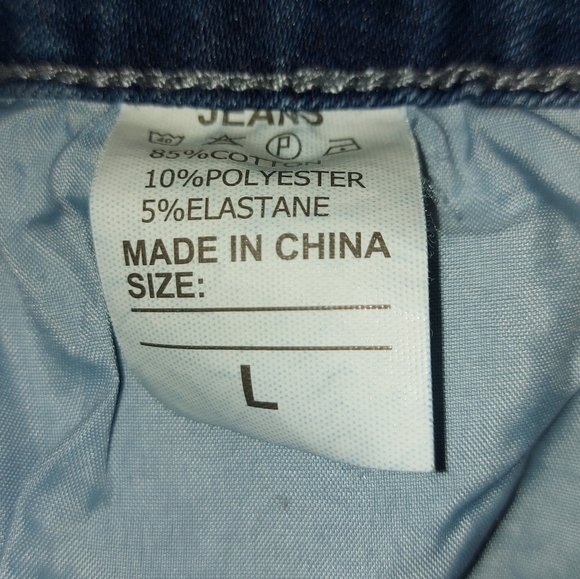 NWOT Distressed Denim Shorts - Picture 4 of 4